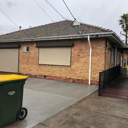 Melbourne Short Stay- Burwood Deakin Uni墨尔本民宿-迪肯大学Бърууд Екстериор снимка